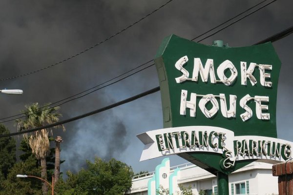 Enseigne The Smoke House