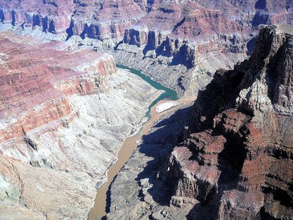 Survol du Grand Canyon