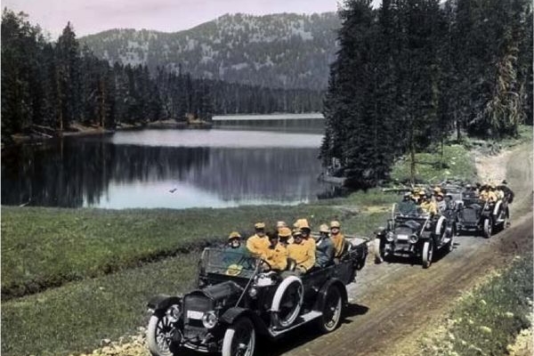 Premières voitures à Yellowstone