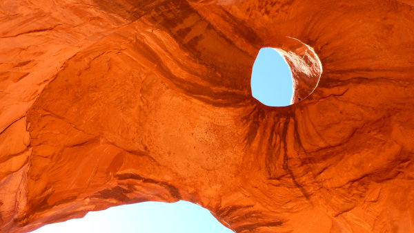 Mystery Valley Big Hogan Eye of the Eagle Monument Valley