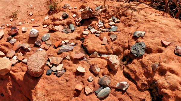 Vestiges de poteries anasazis, Backcountry Tour Monument Valley