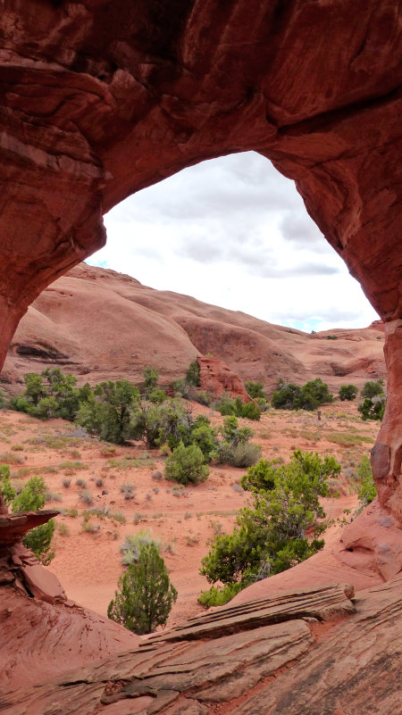 Water Hole Arch, Backcountry Tour Monument Valley