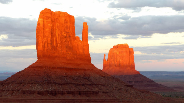 Crépuscule sur Monument Valley