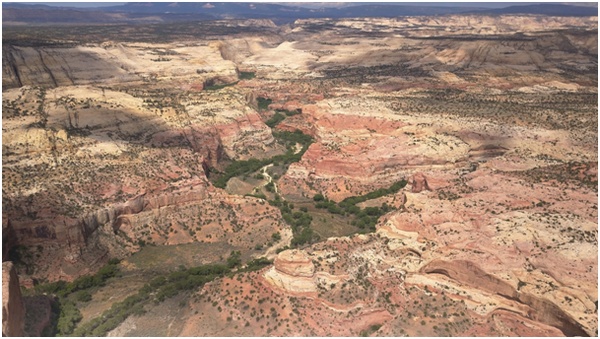 Paysages de l'Ouest américain filmés par un drone