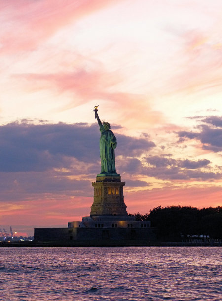 Statue de la Liberté au sunset