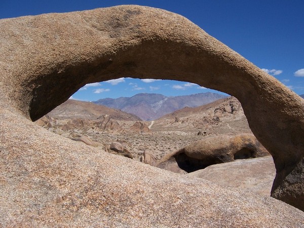 Arch Trail Walk Alabama Hills