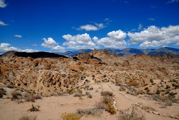 Arch Trail Walk Alabama Hills