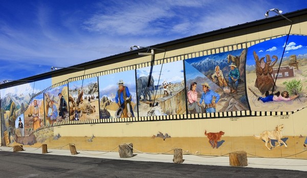 Murals Beverly and Jim Rogers Museum of Lone Pine Film History