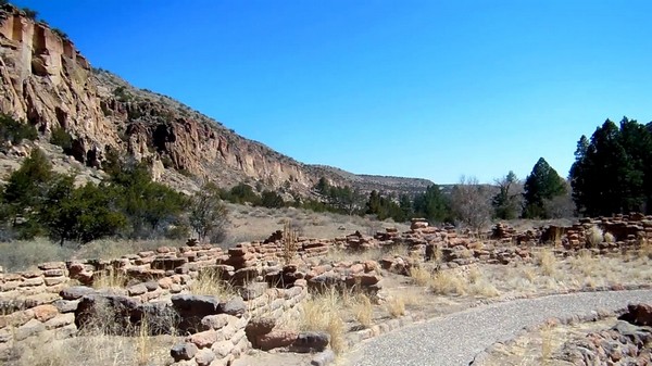 Tyuonyi Pueblo Bandelier National Monument