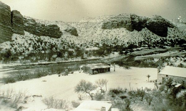 The Hot Springs in the snow (1940)