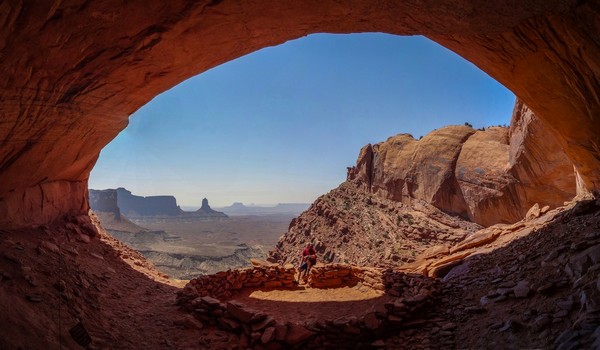 False Kiva Canyonlands