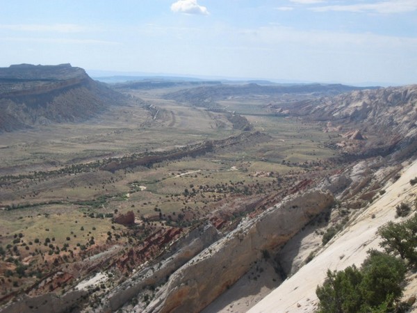 La faille du Waterpocket Fold, vue du Strike Valley Overlook