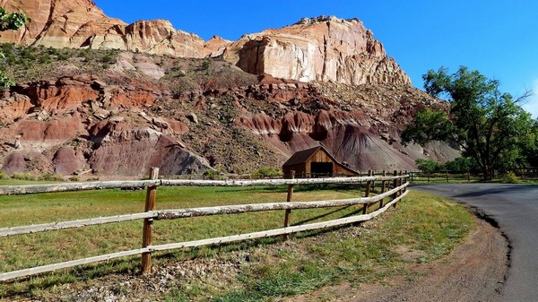 Une vieille grange dans l'oasis de Fruita Capitol Reef