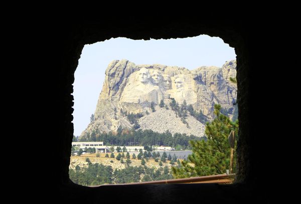 Mount Rushmore depuis tunnel Custer State Park