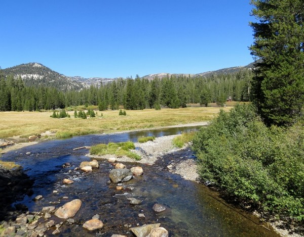 Rainbow Falls Trail