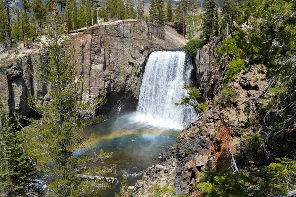 Rainbow Falls Trail