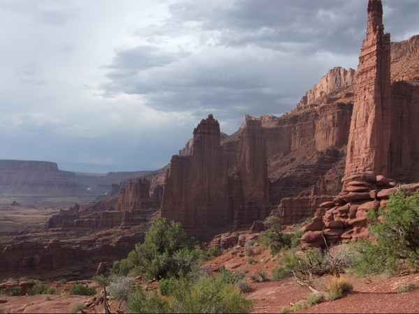 Vue panoramique sur Professor Valley Fisher Towers Utah