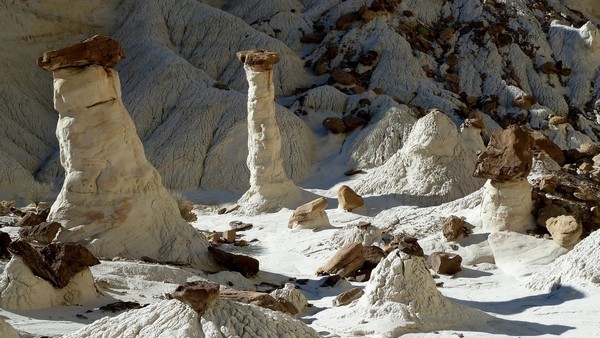 Toadstool Hoodoos / Paria Rimrocks Grand Staricase-Escalante Utah