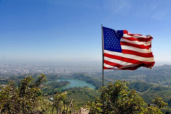 Vue sur le Hollywood Réservoir et Los Angeles