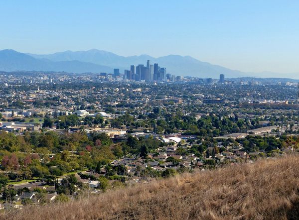 Vue sur Downtown Los Angeles depuis le parc Kenneth Hahn