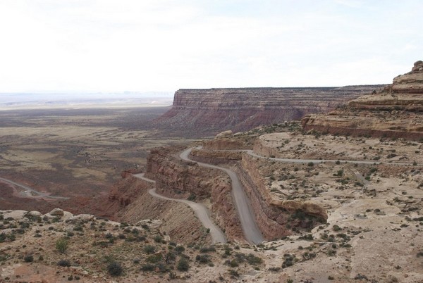 Les lacets escarpés de la Moki Dugway