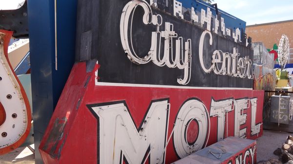Enseigne de motel Neon Museum