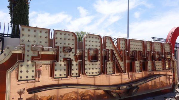 Enseigne du Frontier Neon Museum Las Vegas