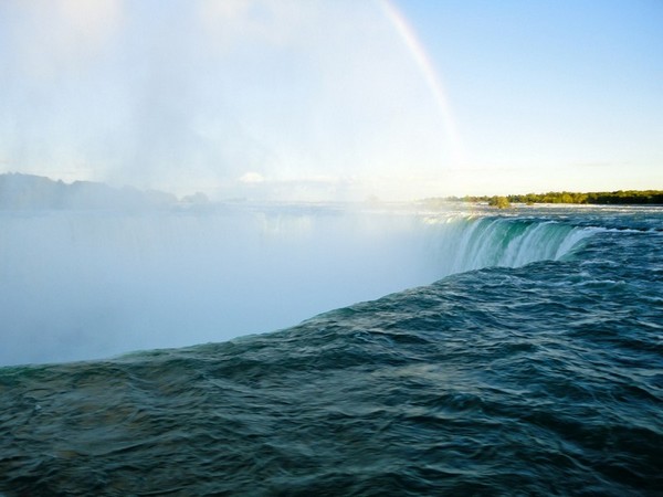 Element of the Falls Chutes du Niagara