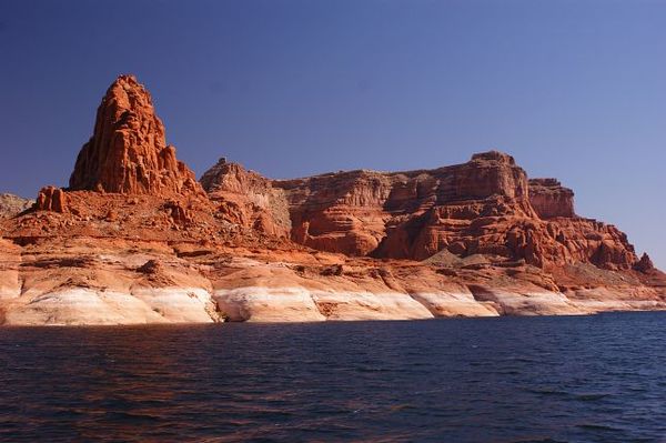 Red rocks Lake Powell