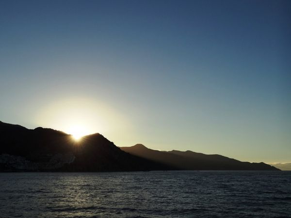 Crépuscule sur Avalon depuis le ferry