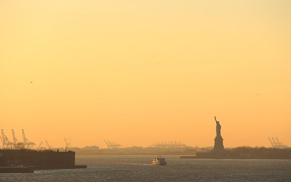 Crépuscule hivernal depuis la Brooklyn Heights Promenade New York