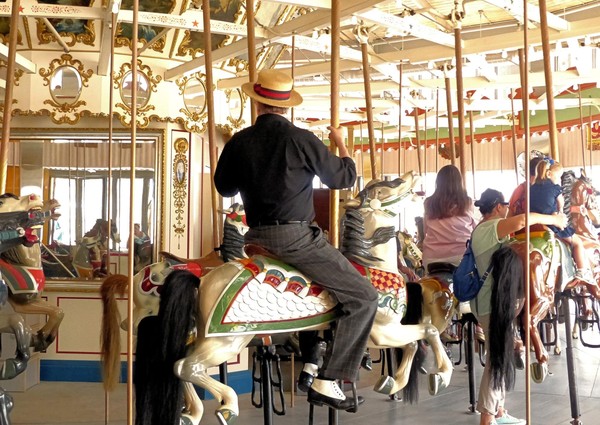Carrousel historique Riegelmann Boardwalk Coney Island Brooklyn New York USA