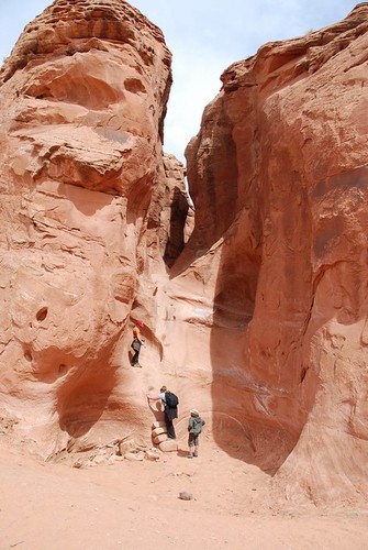 Entrée de Peek-a-Boo Slot Canyon Hole in the Rock Road Utah