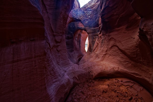 La double arche à l’entrée du canyon Peek-a-Boo Slot Canyon Hole in the Rock Road Utah