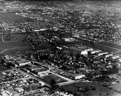 Vue aérienne de Hollywood et ses studios en 1922