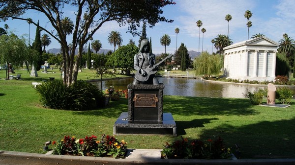Johnny Ramone Hollywood Forever Cemetery