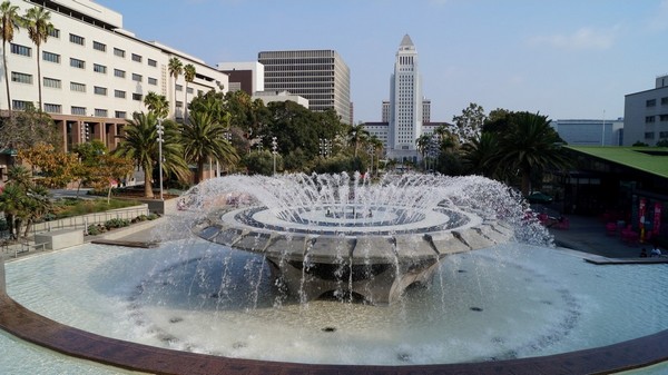 Grand Park et sa vue sur le City Hall Los Angeles