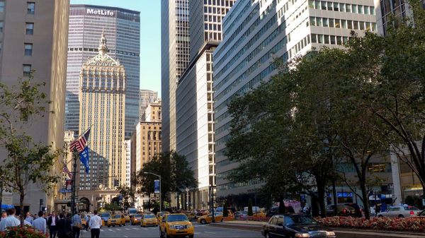 Met Life Building au bout de Park Avenue New York