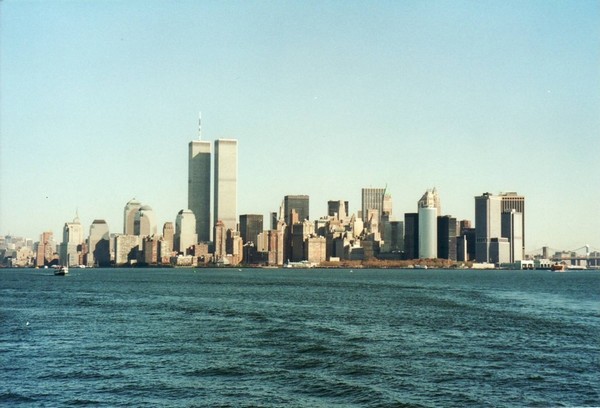 Lower Manhattan, avec en son coeur les Twin Towers du World Trade Center (1996)