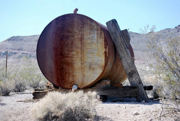 Citerne rouillée Rhyolite Ghost Town