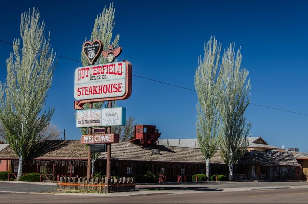 Enseigne restaurant Butterfield Steakhouse Holbrook Route 66 Arizona