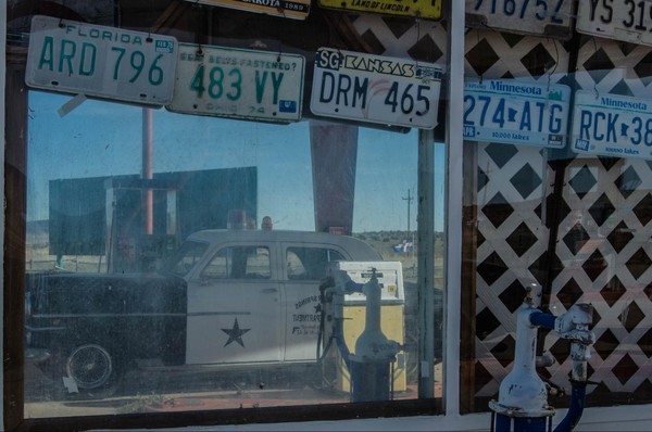 Station-service Peach Springs Route 66 Arizona