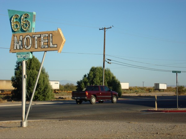 Enseigne Néons 66 Motel Needles Route 66 Californie