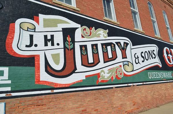 J.H. Judy & Sons Grocers à l’angle de Arch St. et de Race St. Atlanta Route 66