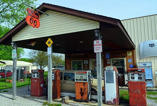 Henry’s Ra66it Ranch Staunton Route 66