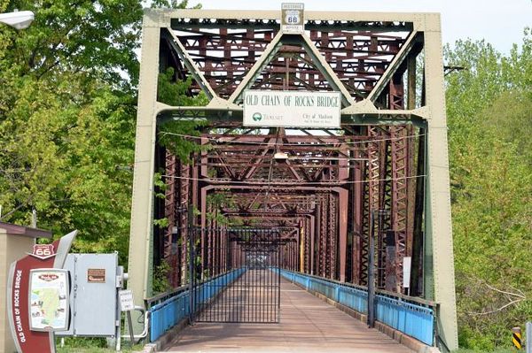 Chain of Rocks Bridge Madison Route 66