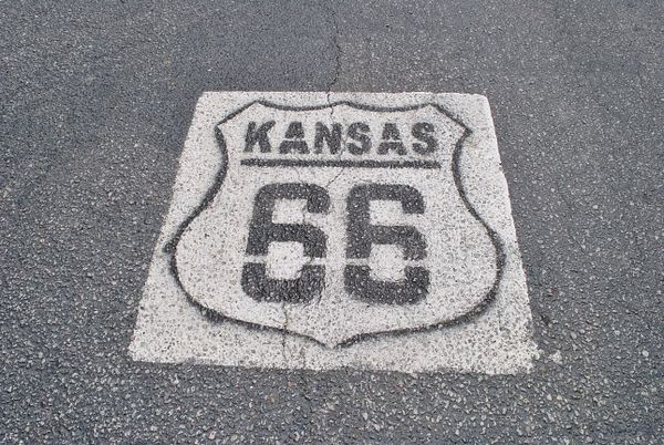Blason Route 66 sur le Rainbow Arch Bridge Kansas