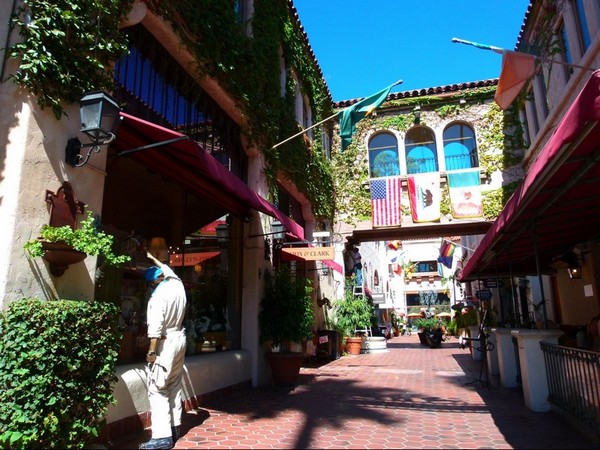 La Arcada Santa Barbara