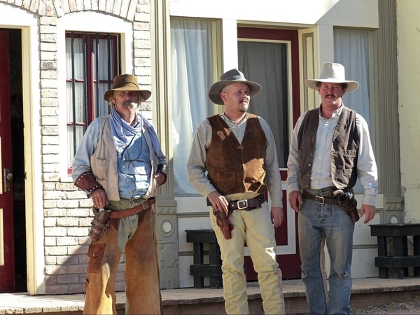 Séance photos avec les acteurs Gunfight reenactment OK Corral Tombstone Arizona