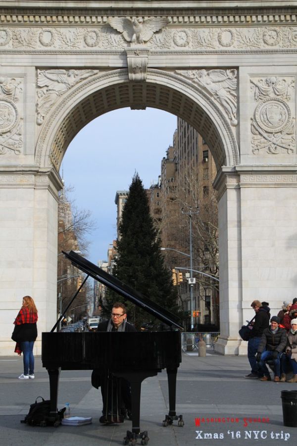 Concert de Noël Standford White Arch New York